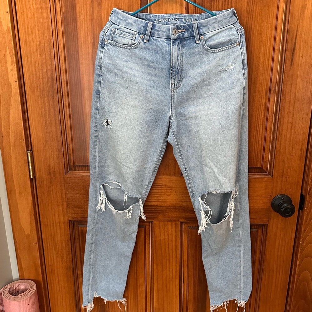 American Eagle Outfitters Women's Ripped Light Blue Straight Jeans